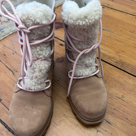 Sorel Joan of Arctic wedge lll Lace cozy bootie size 7 - Picture 3 of 5